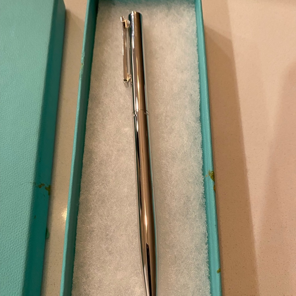 TIFFANY & CO. T CLIP PEN - Picture 2 of 6